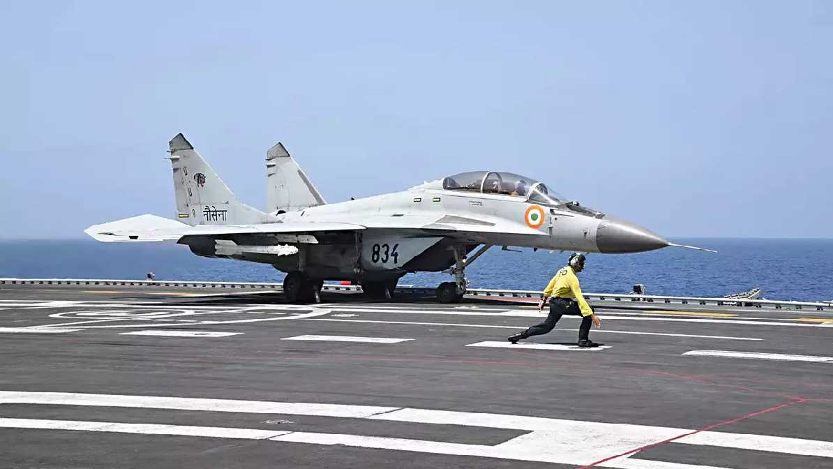 वायनाड हादसा : आर्मी, एयरफोर्स, नेवी समेत 1,200 कर्मी बचाव के लिए तैनात, 145 करोड़ की मदद